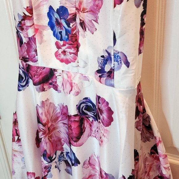 City Studios Juniors\' Floral-Print Lace-Back Gown size 9
